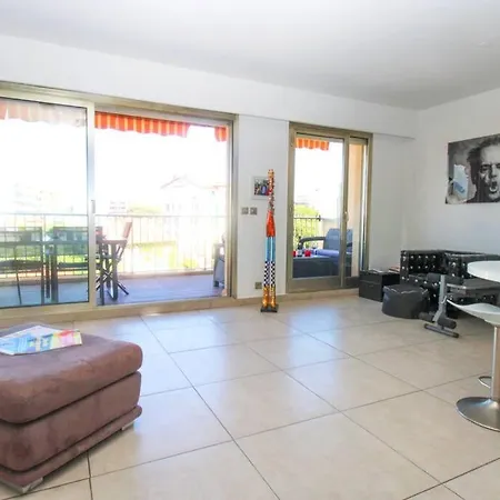 Le Regency Yourhosthelper 4* Apartament *