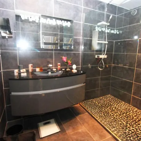 Le Regency Yourhosthelper 4* Apartamento *